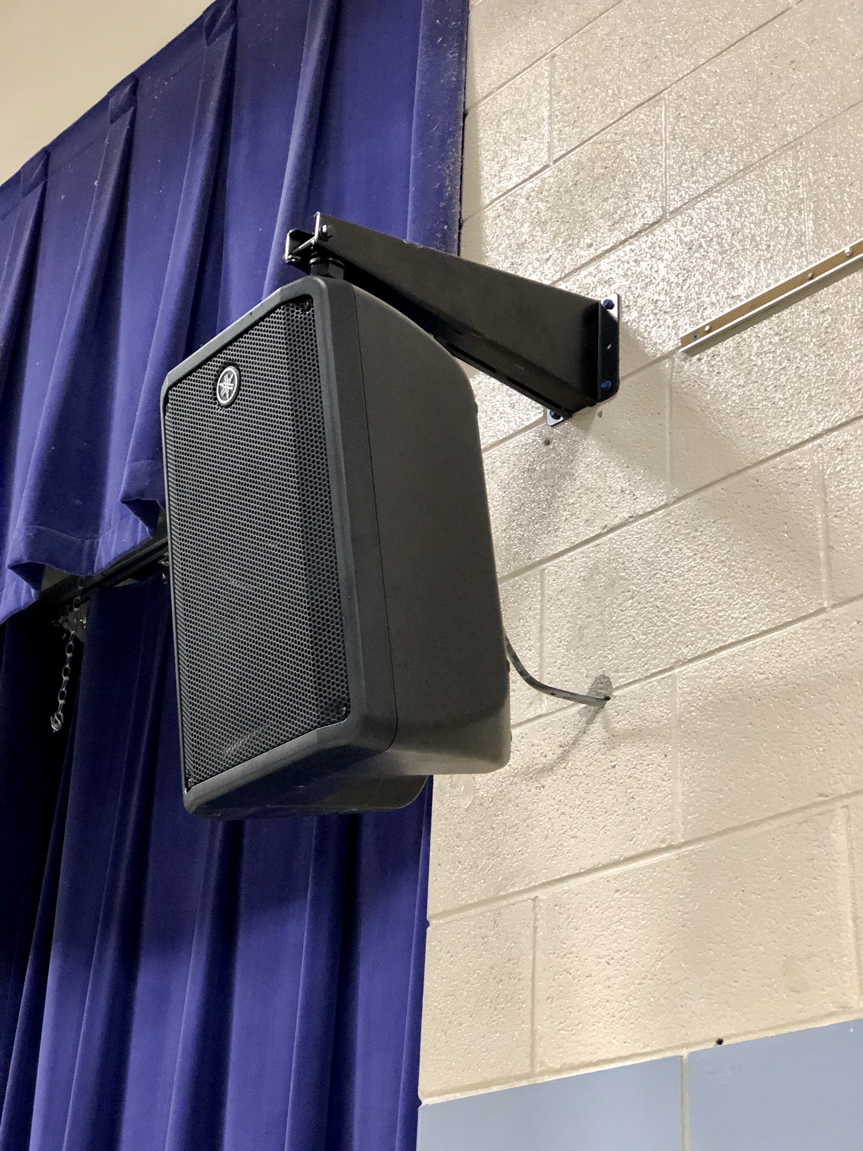 Strode Station Elementary Gymnasium Sound Installation • Winchester, Kentucky